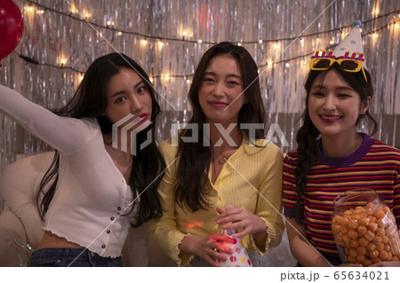 女性 女 女の子 65634021