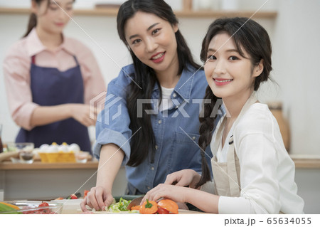 女性 女 女の子 65634055