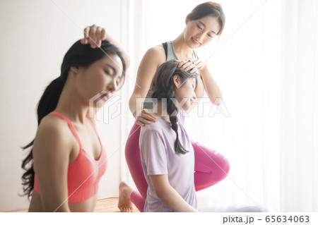 女性 女 女の子 65634063