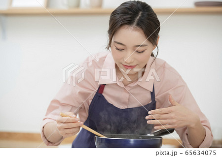 女性 女 女の子 65634075