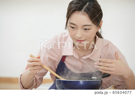 ライフスタイル 女性 女 65634077