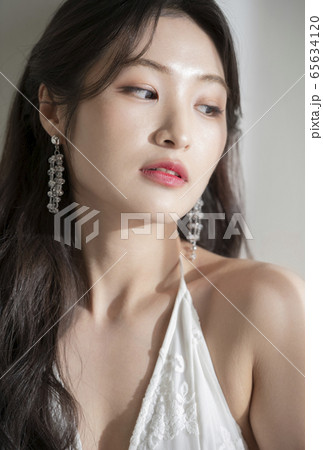 ポートレート 女性 女 65634120