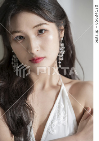 ポートレート 女性 女 65634130
