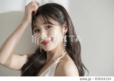 ポートレート 女性 女 65634134