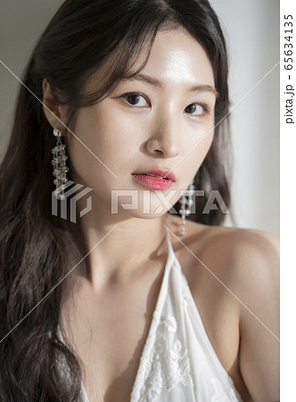 ポートレート 女性 女 65634135