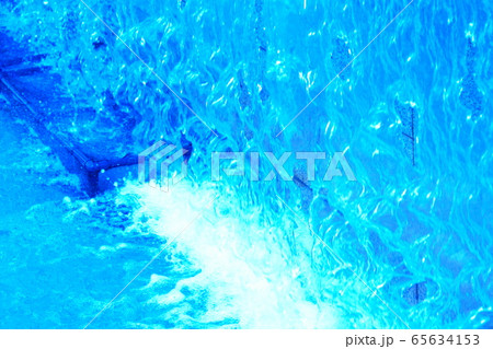 カラー　流れ　川　透明　透過　（2020年5月登録）　最大サイズ：M 65634153