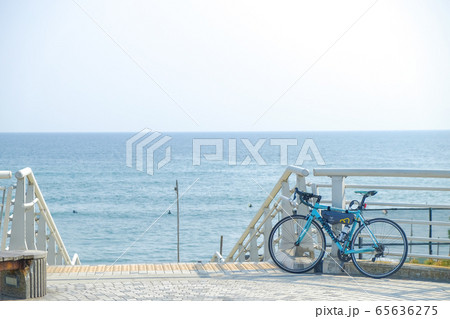 海とロードバイク 65636275