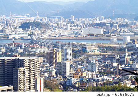 鈴が峰から広島の街並の眺め 65636675