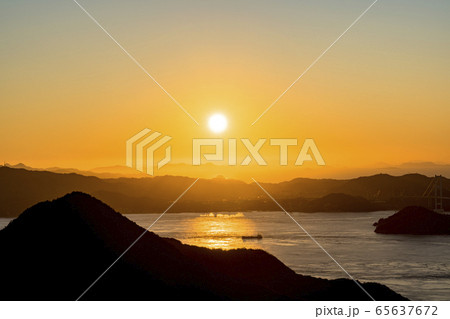 しまなみ海道の来島海峡夕景 しまなみ海道の来島海峡夕景 65637672
