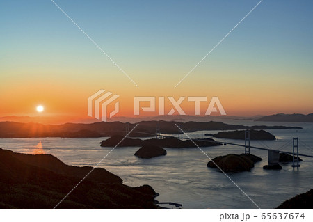 しまなみ海道の来島海峡夕景 しまなみ海道の来島海峡夕景 65637674
