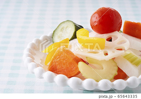 野菜のピクルス 65643335