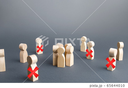 Significant workers and people who lost their jobs. Loss of income and means of living. Massive staff unemployment, job cuts. Reductions and work layoffs due to restrictive quarantine and pandemic 65644010