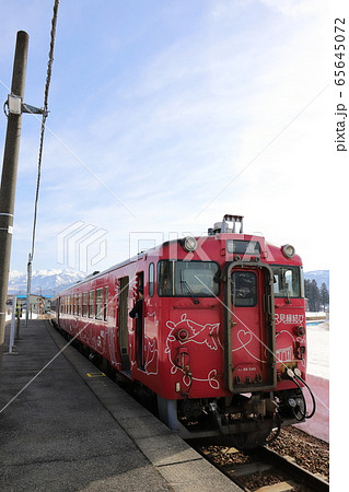 新潟 南魚沼 越後須原駅に停車中の列車 新潟 南魚沼 越後須原駅に停車中の列車 65645072