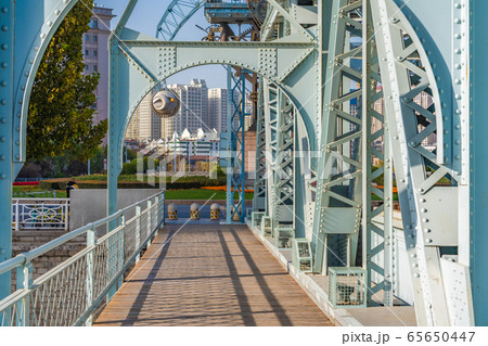 Structure of Jiefang Bridge 65650447
