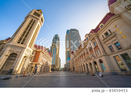 Traditional European style architecture 65650453