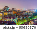Night scene of houses and city buildings 65650570