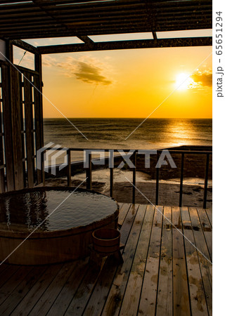 土肥温泉から見た穏やかな夕陽 土肥温泉から見た穏やかな夕陽 65651294