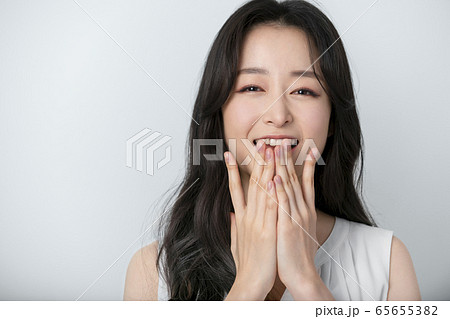 ポートレート 20代 女性 65655382