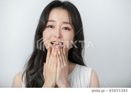 ポートレート 20代 女性 65655383