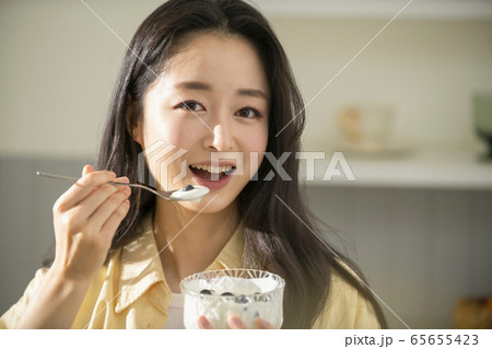 20代 女性 女 65655423