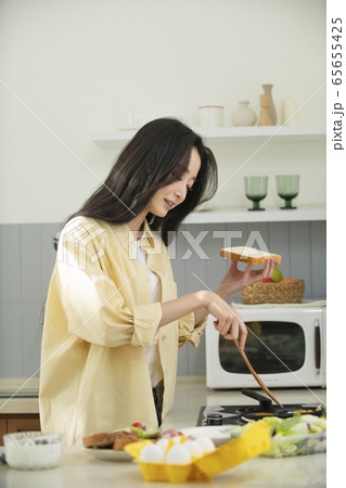 女性 女 女の子 65655425