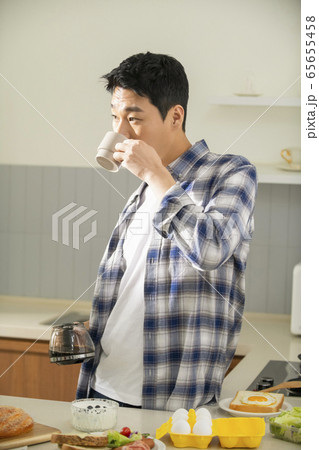 男 男性 男の子 65655458