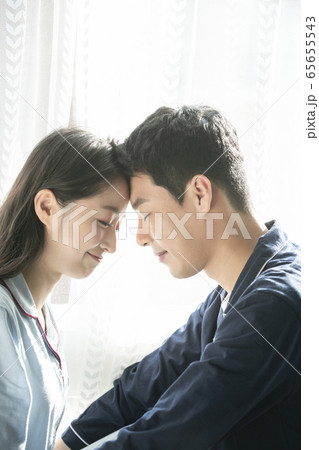 夫婦 カップル 笑顔 65655543