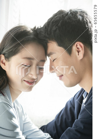 新婚 夫婦 カップル 65655579