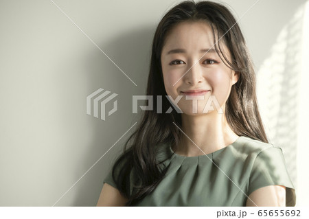 ポートレート 20代 女性 65655692