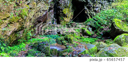 新緑の岩戸神社　パノラマ　【長崎県雲仙市】 65657457