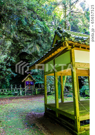 新緑の岩戸神社 【長崎県雲仙市】 新緑の岩戸神社 【長崎県雲仙市】 65657525