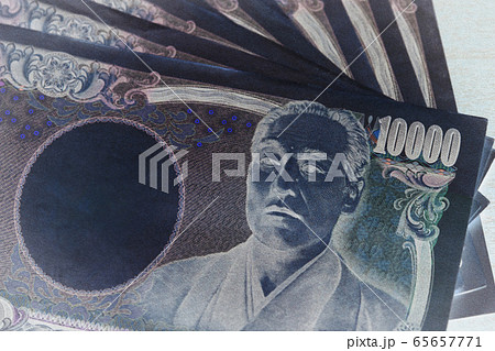 壱万円札　(複数枚イメージ)　写真素材 65657771