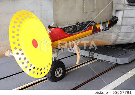 哨戒ヘリコプターの磁気探知機 65657791