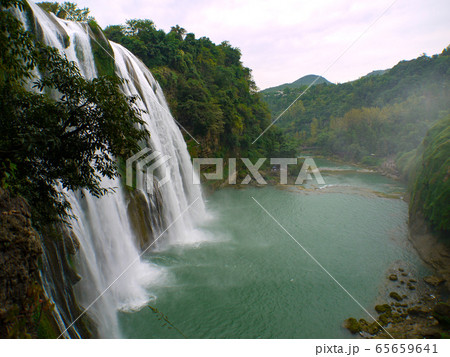 貴州　黄果樹の滝 65659641
