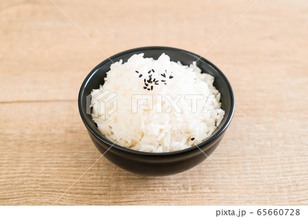 jasmine rice on cup 65660728