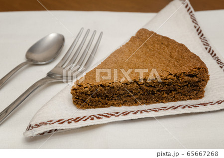 torta di nocciole, hazelnut cake of Piedmont torta di nocciole, hazelnut cake of Piedmont 65667268