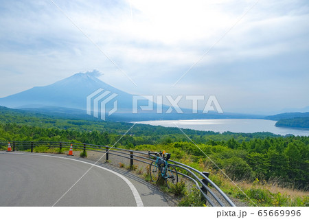 山中湖と富士山を望むサイクリング 65669996
