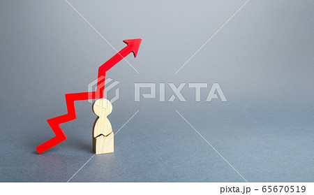 Figurine man with a crack and a red down arrow up. The growth of seriously ill people, critical cases of viral diseases. Severe complication for patients, inability to completely recover from disease. 65670519