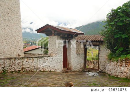 ブータンの城・寺院（パロゾン、リンプンゾン） 65671878