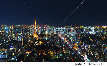 東京夜景 六本木から望む東京タワーと湾岸エリアの写真素材