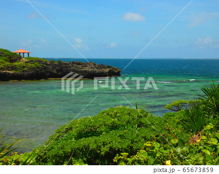 Landscape of tropical beach and sunny sky Landscape of tropical beach and sunny sky 65673859
