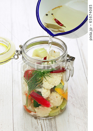 自家製ピクルス 65674085