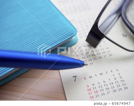 ビジネスイメージ・カレンダー・手帳・メガネ ビジネスイメージ・カレンダー・手帳・メガネ 65674947