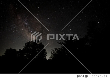 戦場ヶ原に昇るいて座とさそり座 65676934