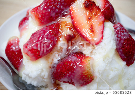 台湾風かき氷 雪花氷の写真素材
