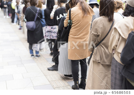 行列イメージ　2019年10月　東京　原宿　密集　密接　非ワーキングディスタンス　イメージ 65686503