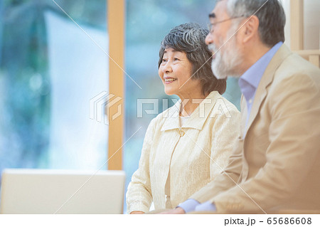 シニア夫婦 保険 介護 相続 資産運用 65686608