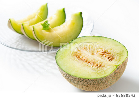 切り分けたアンデスメロン 65688542