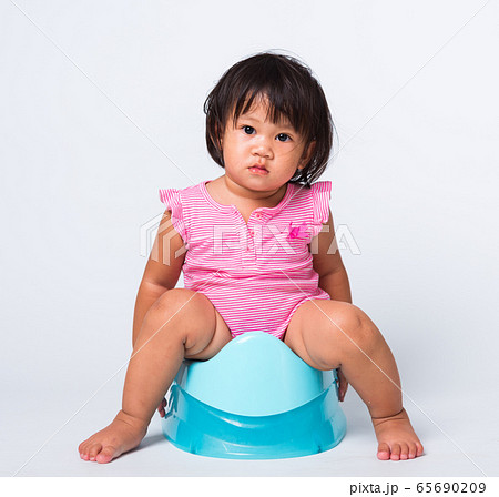little cute baby child girl education training to little cute baby child girl education training to 65690209