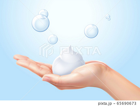 Cleaning hands with creamy foam 65690673